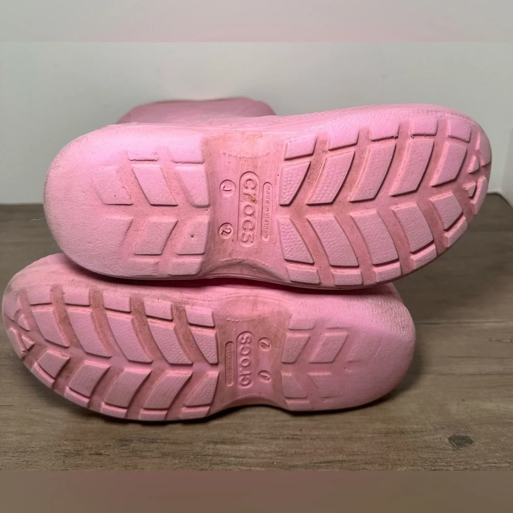 Crocs Kids Handle It Rain Boot Size J2‎ Girls Pink Waterproof Pull/Slip On.